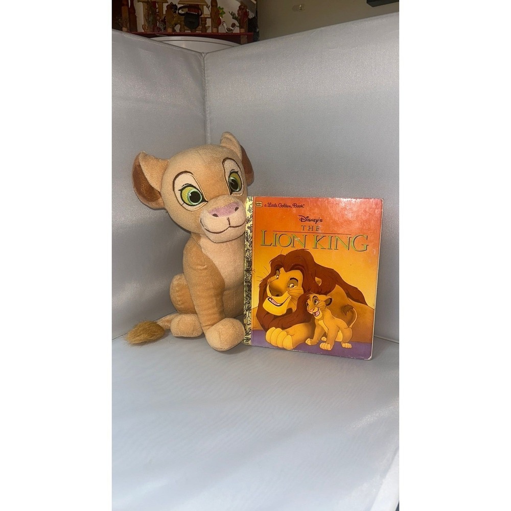 32.Disney The Lion King Little Golden Book and Nala Plush Simba Toy Set